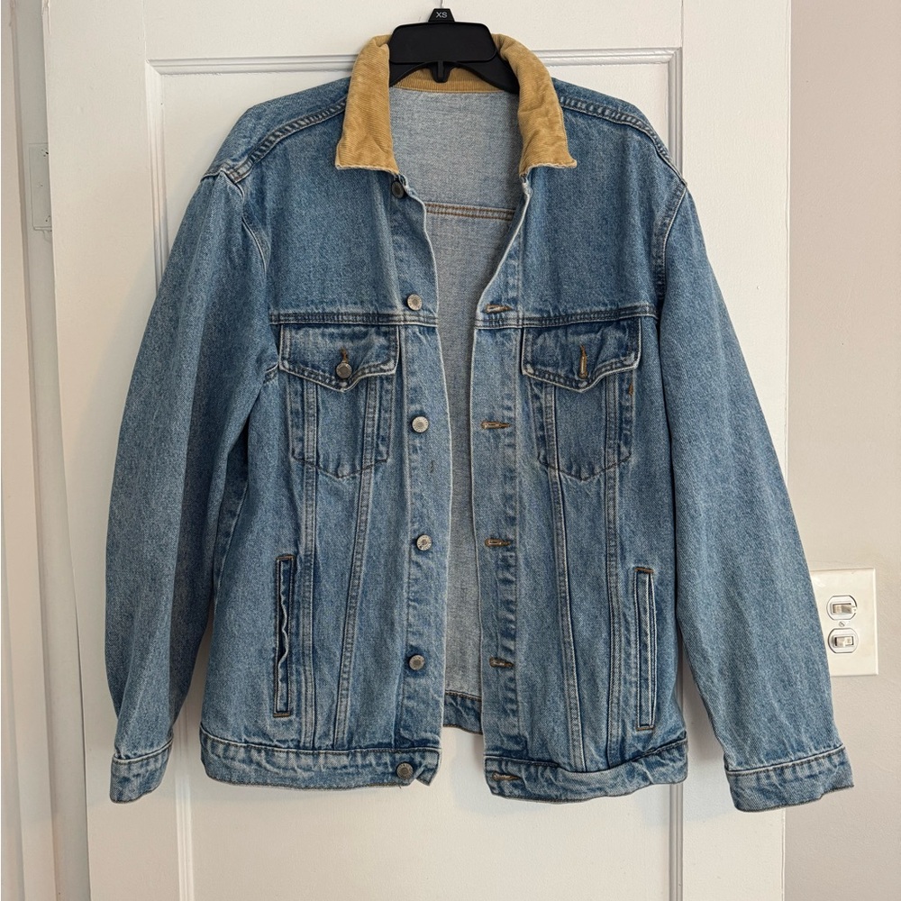Men’s small oversized Denim Jacket with Tan Collar